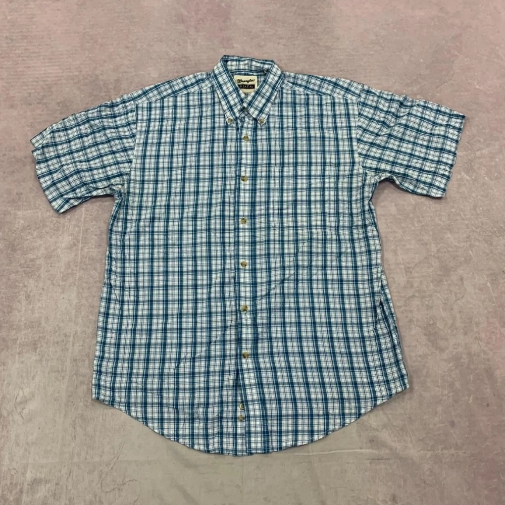 Wrangler Blue and White Casual Button Down Shirt with‎ Classic Plaid